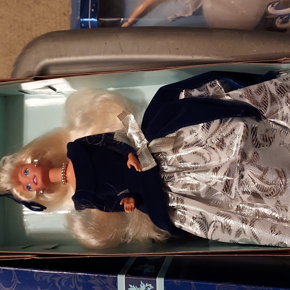 Barbie 'winter velvet' by Avon